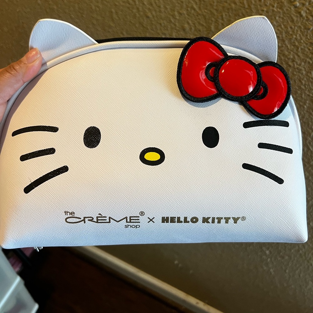 Crème shop hello Kitty make up bag